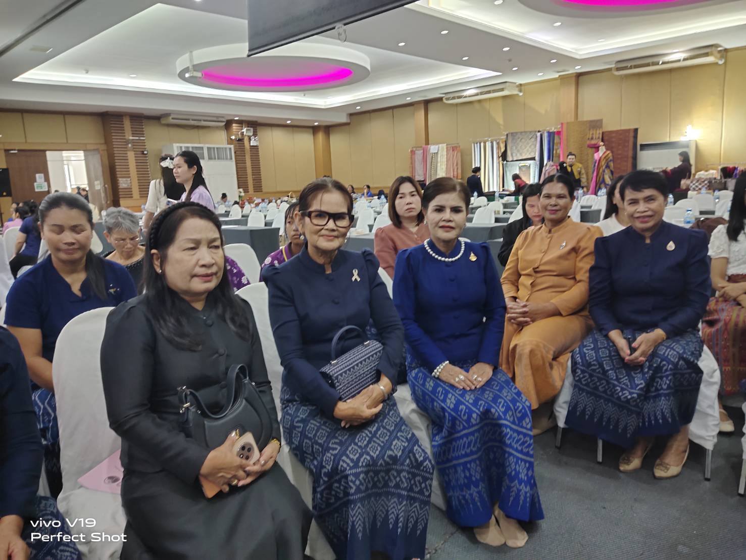 พช. ปะคำ – เข้าร่วมโครงการสตรีบุรีรัมย์ ร่วมใจยุติความรุนแรง พัฒนาเศรษฐกิจ สร้างชุมชนเข้มแข็ง
